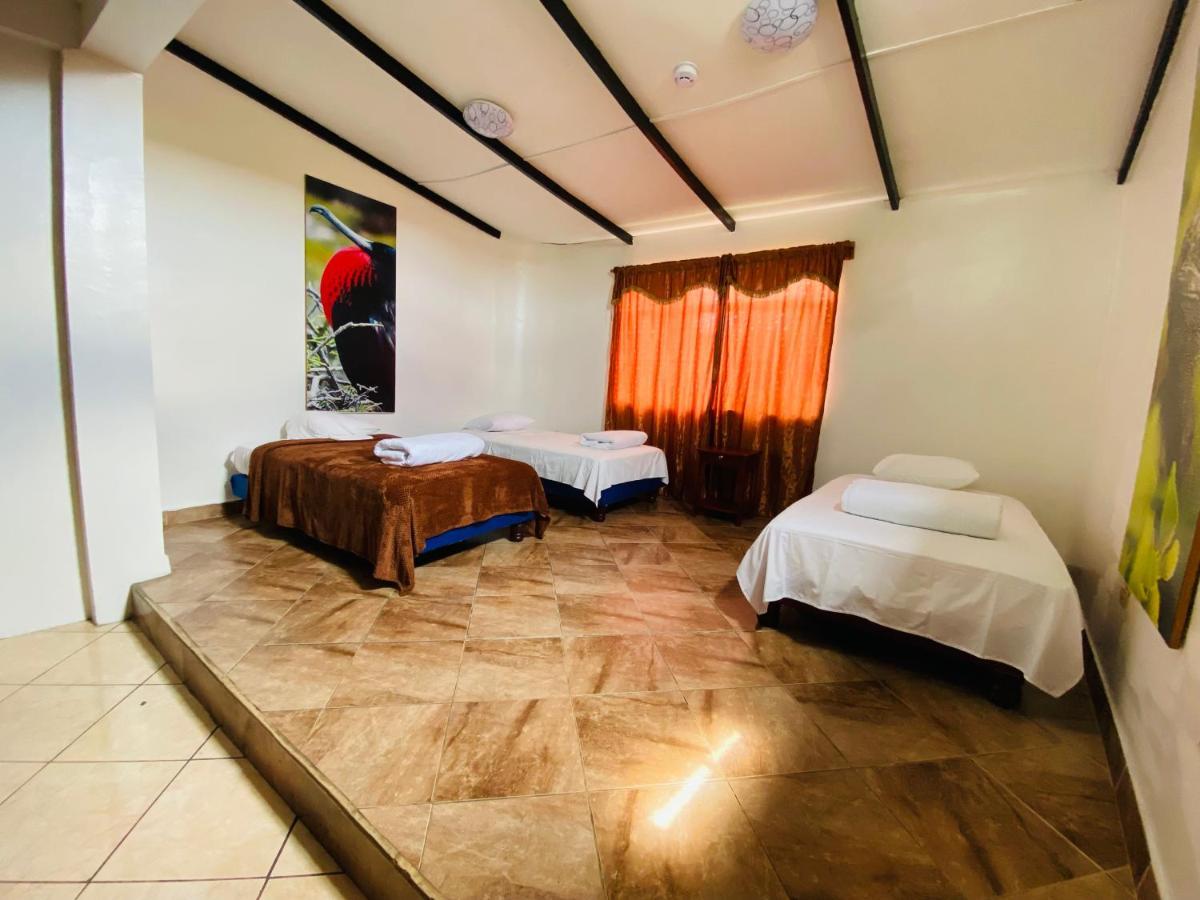 Hotel Crossman Puerto Ayora  Dış mekan fotoğraf