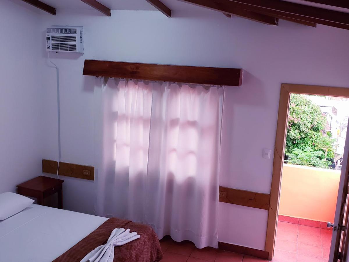 Hotel Crossman Puerto Ayora  Dış mekan fotoğraf