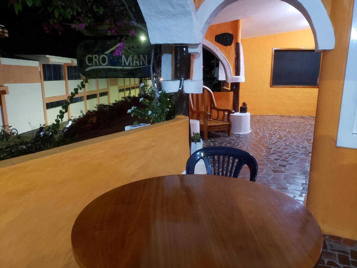 Hotel Crossman Puerto Ayora  Dış mekan fotoğraf