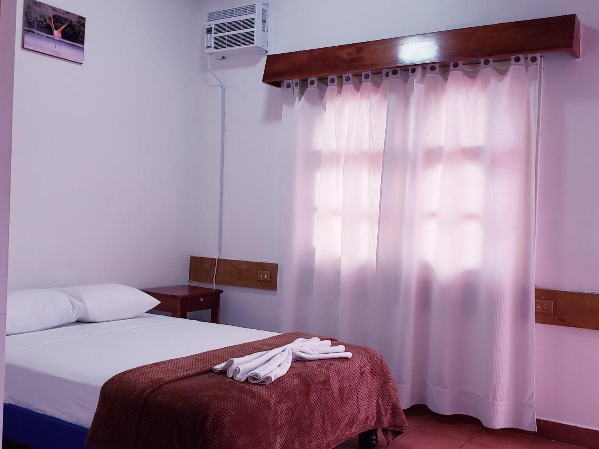 Hotel Crossman Puerto Ayora  Dış mekan fotoğraf