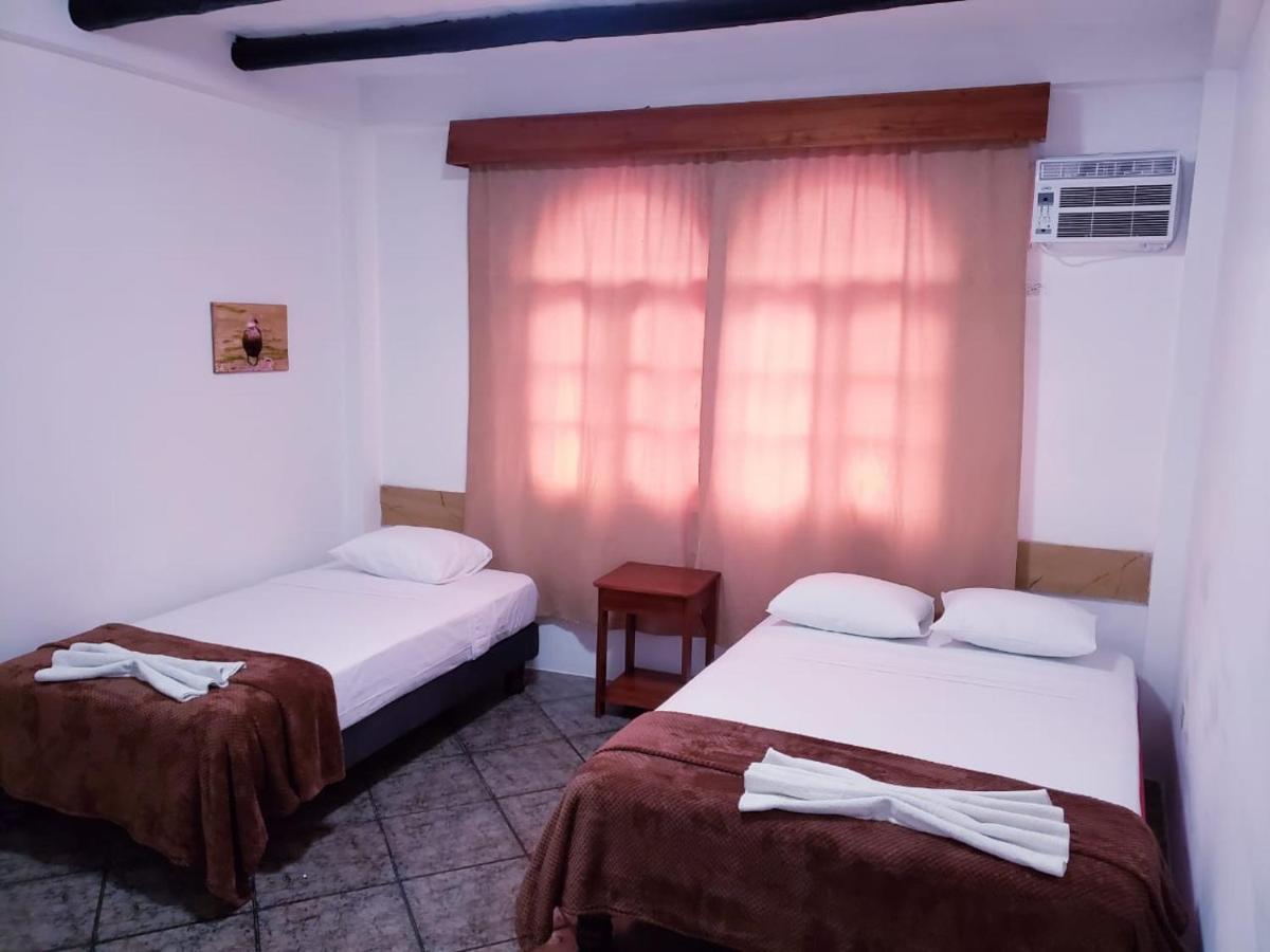 Hotel Crossman Puerto Ayora  Dış mekan fotoğraf
