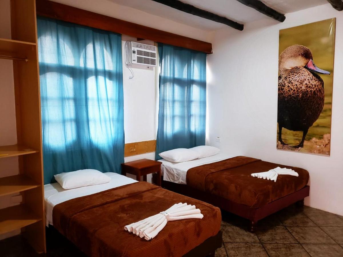 Hotel Crossman Puerto Ayora  Dış mekan fotoğraf