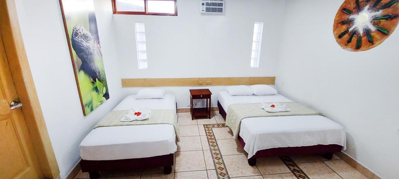 Hotel Crossman Puerto Ayora  Dış mekan fotoğraf
