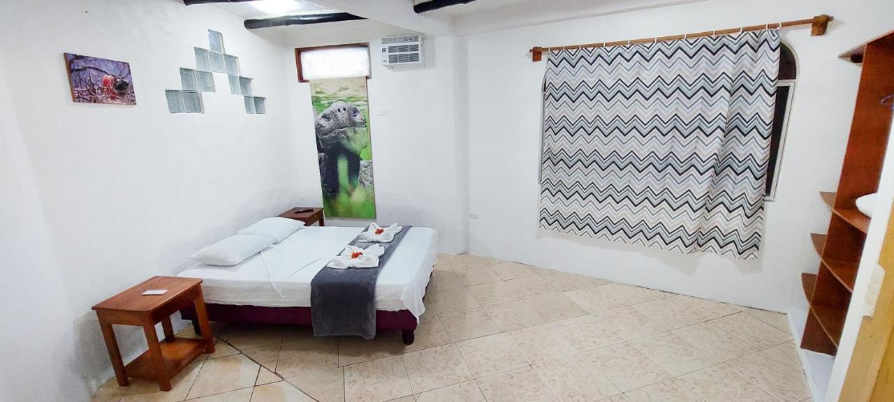 Hotel Crossman Puerto Ayora  Dış mekan fotoğraf