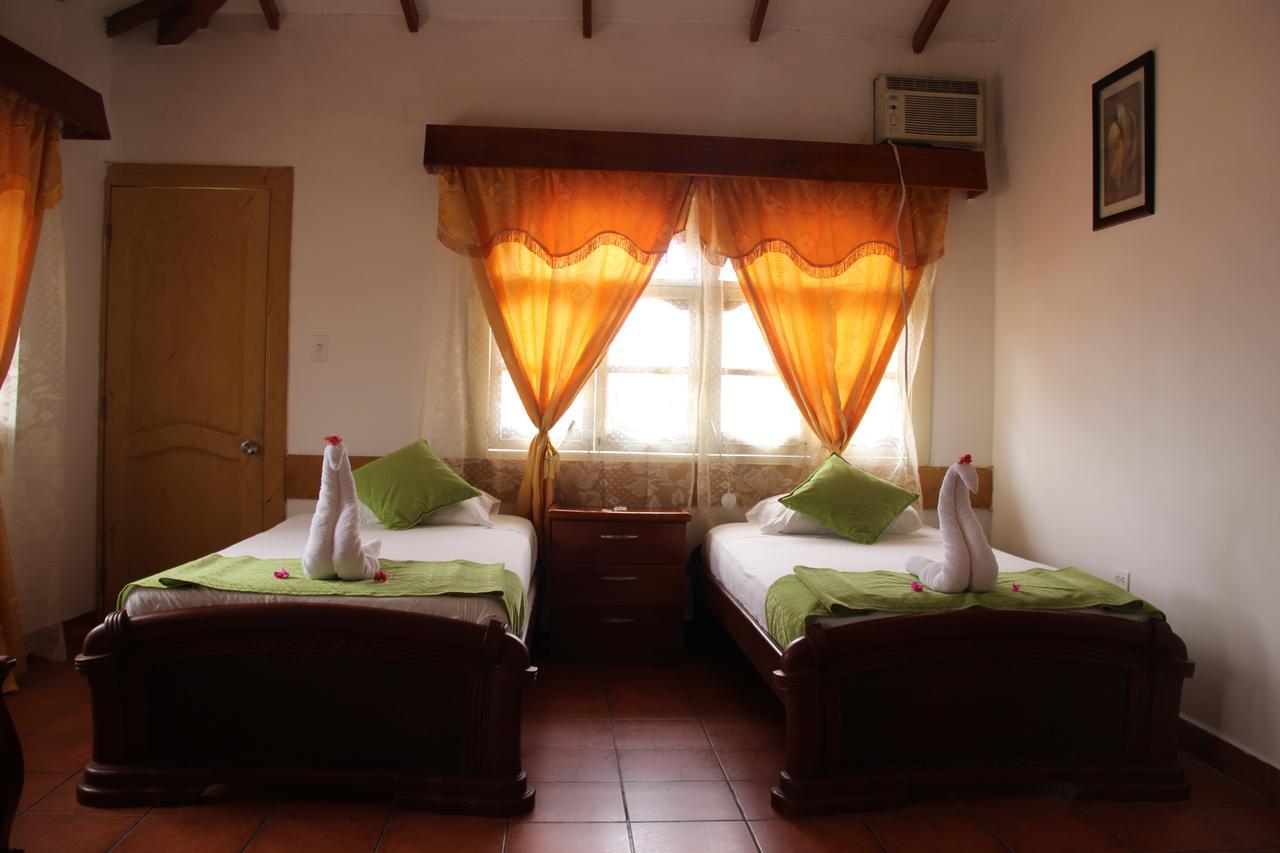 Hotel Crossman Puerto Ayora  Dış mekan fotoğraf