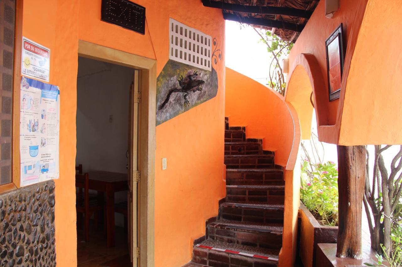 Hotel Crossman Puerto Ayora  Dış mekan fotoğraf