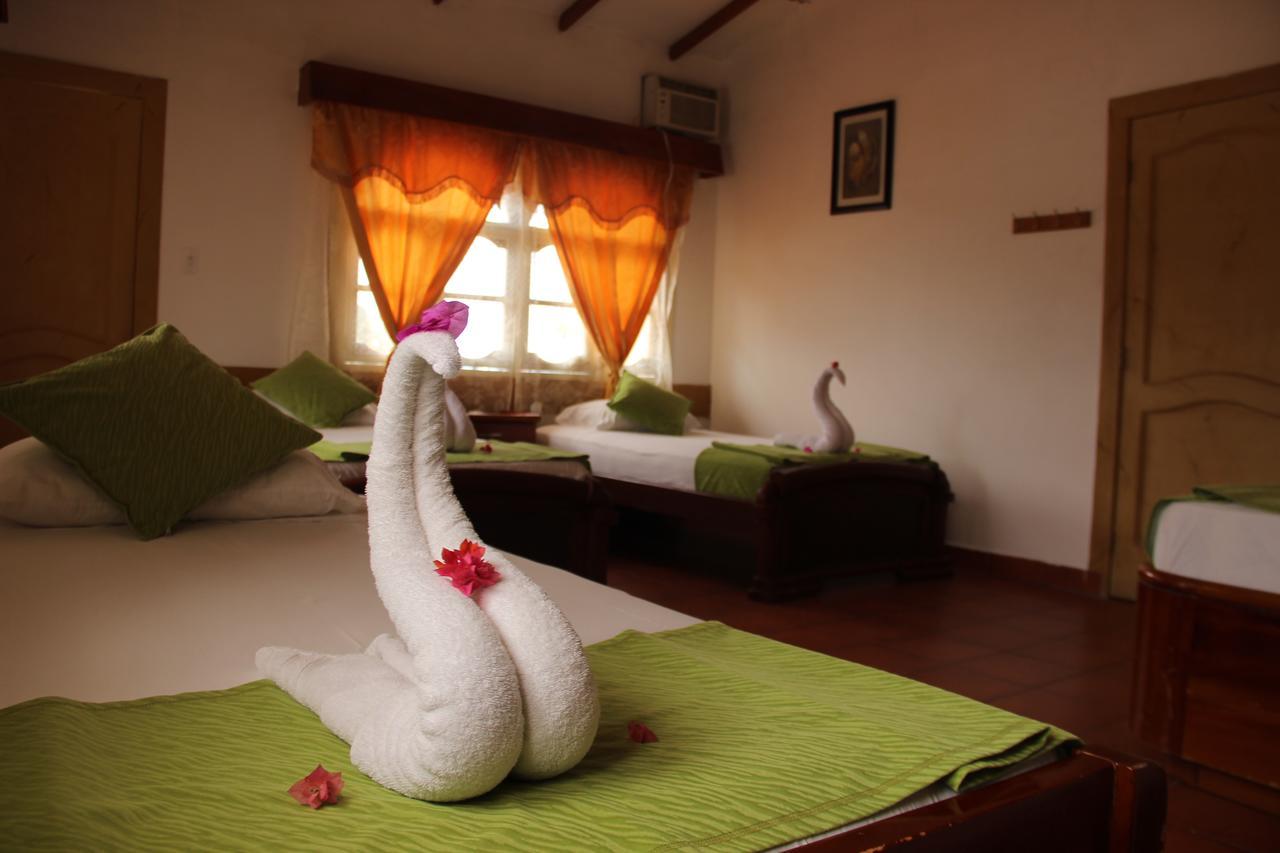 Hotel Crossman Puerto Ayora  Dış mekan fotoğraf
