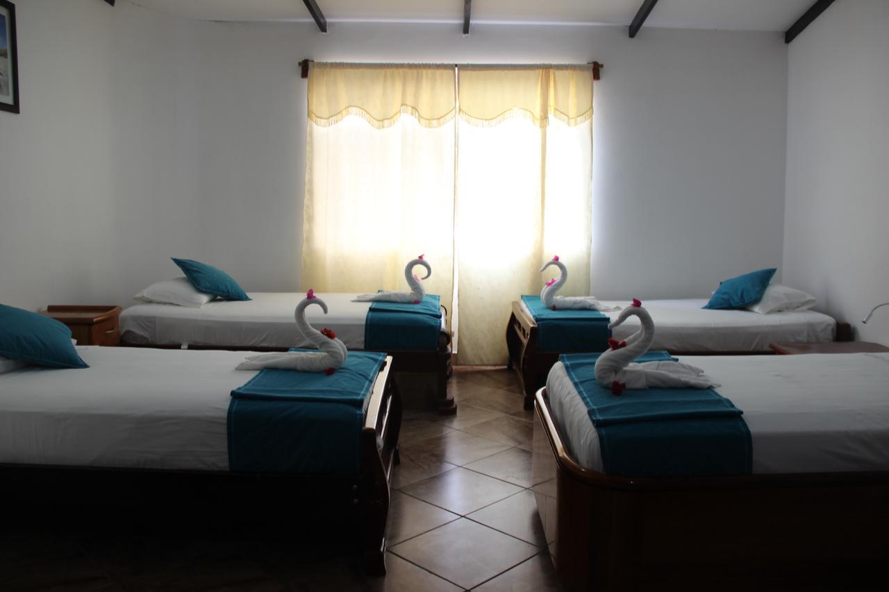 Hotel Crossman Puerto Ayora  Dış mekan fotoğraf