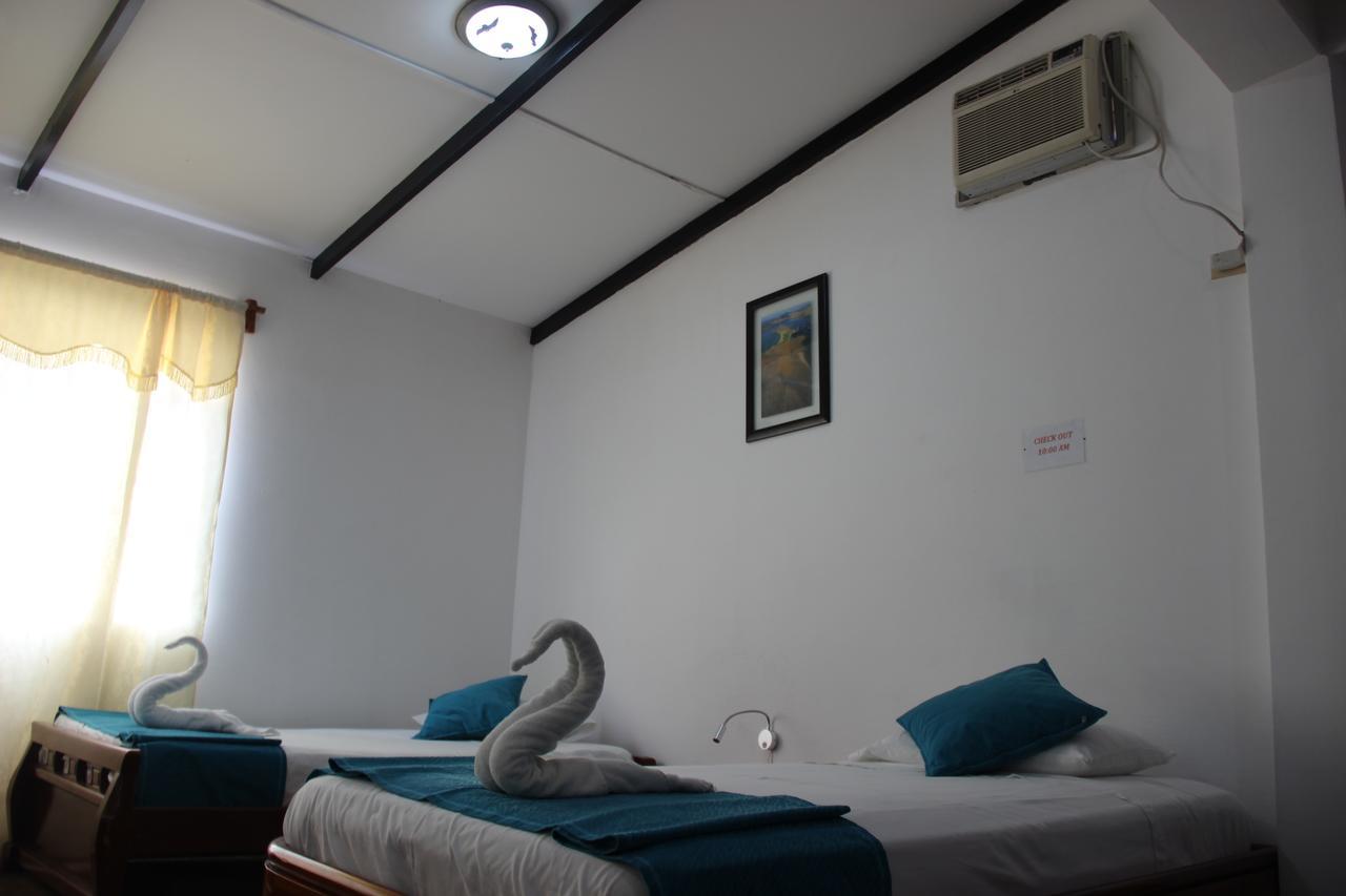 Hotel Crossman Puerto Ayora  Dış mekan fotoğraf