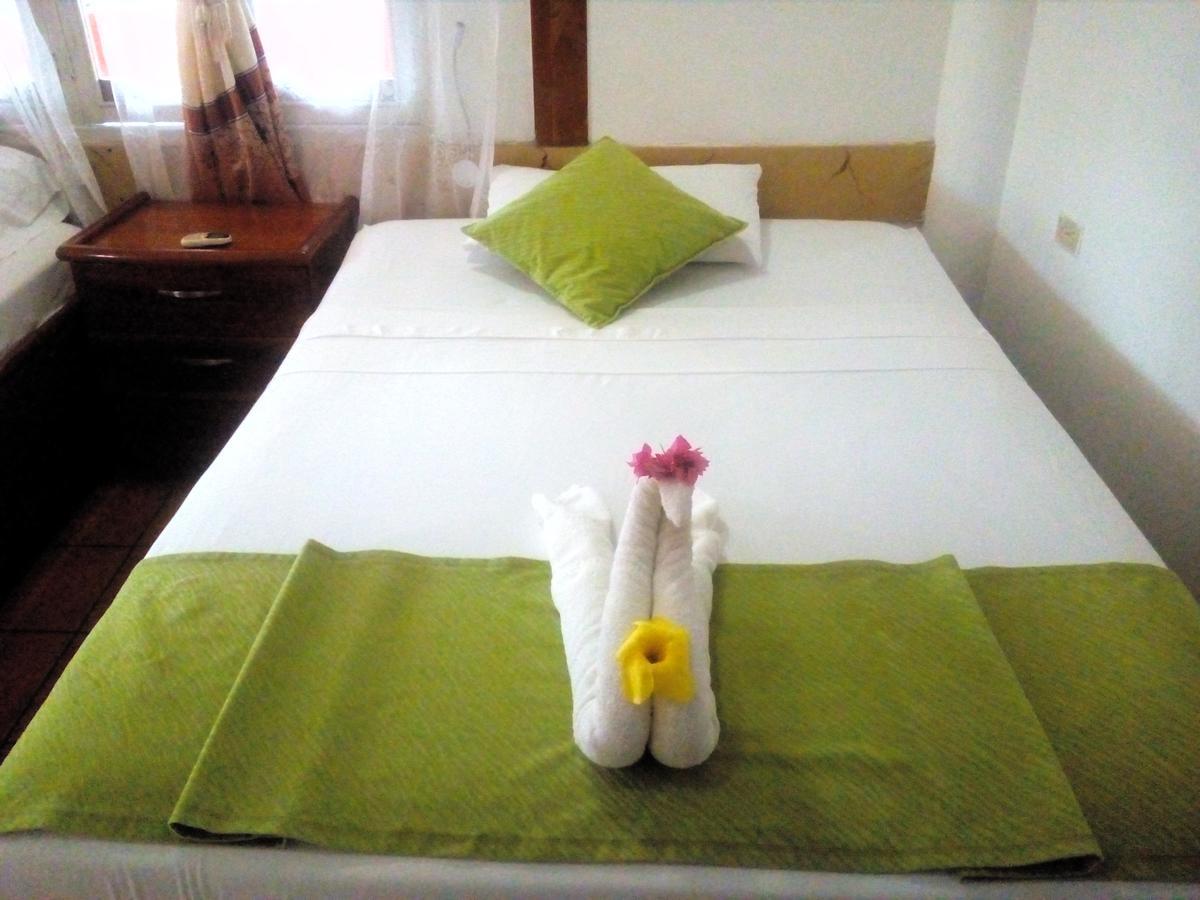 Hotel Crossman Puerto Ayora  Dış mekan fotoğraf