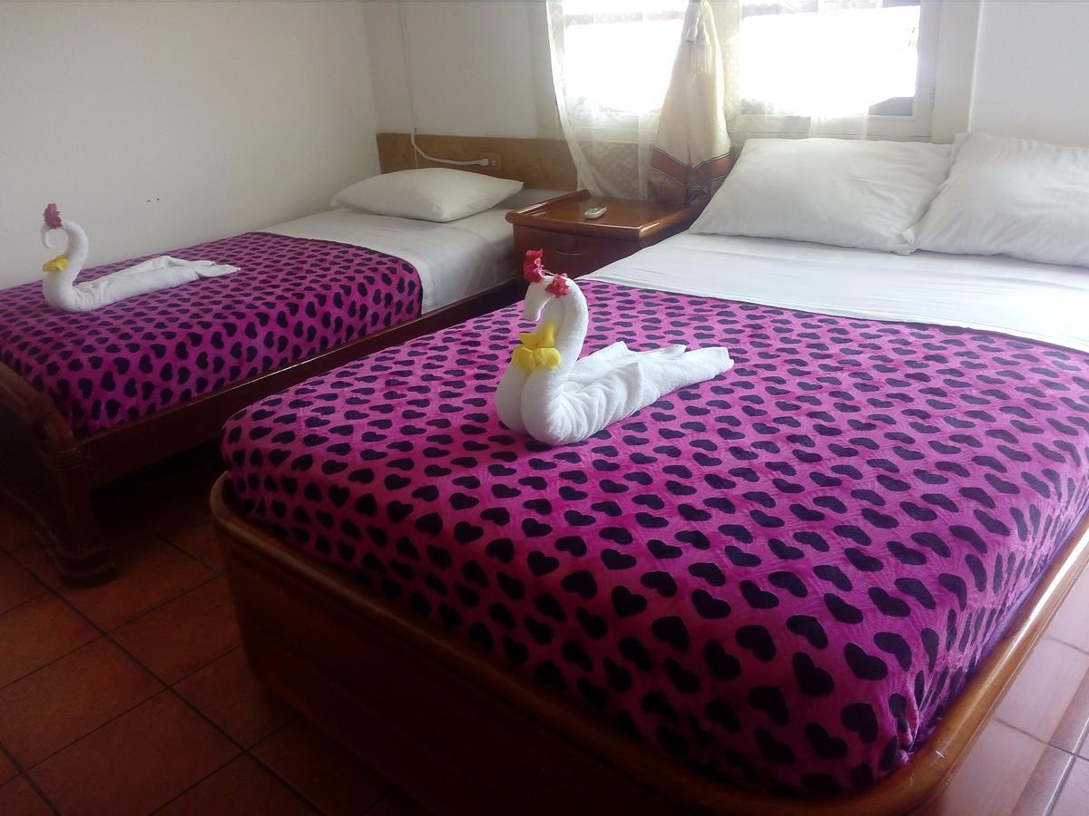 Hotel Crossman Puerto Ayora  Dış mekan fotoğraf