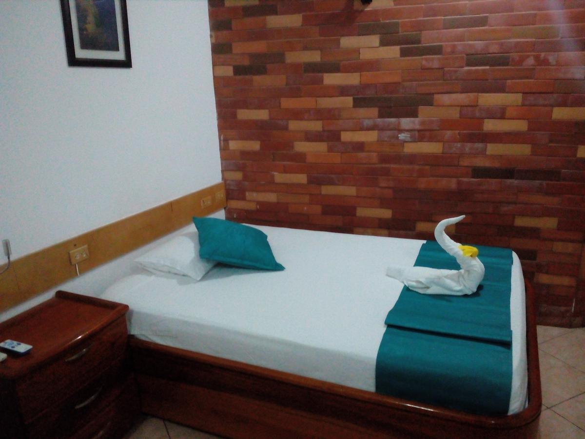 Hotel Crossman Puerto Ayora  Dış mekan fotoğraf