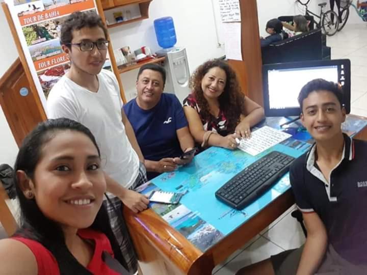 Hotel Crossman Puerto Ayora  Dış mekan fotoğraf